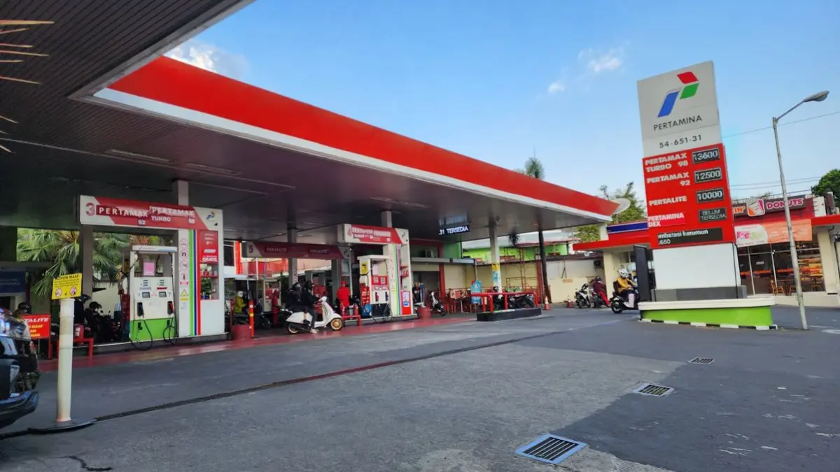 Siap-siap! Mobil di atas 1400 cc dilarang isi Pertalite mulai 1 Juni 2026. Avanza, Xpander, hingga Innova Zenix masuk daftar hitam. Cek detailnya di sini!(Pinterest)