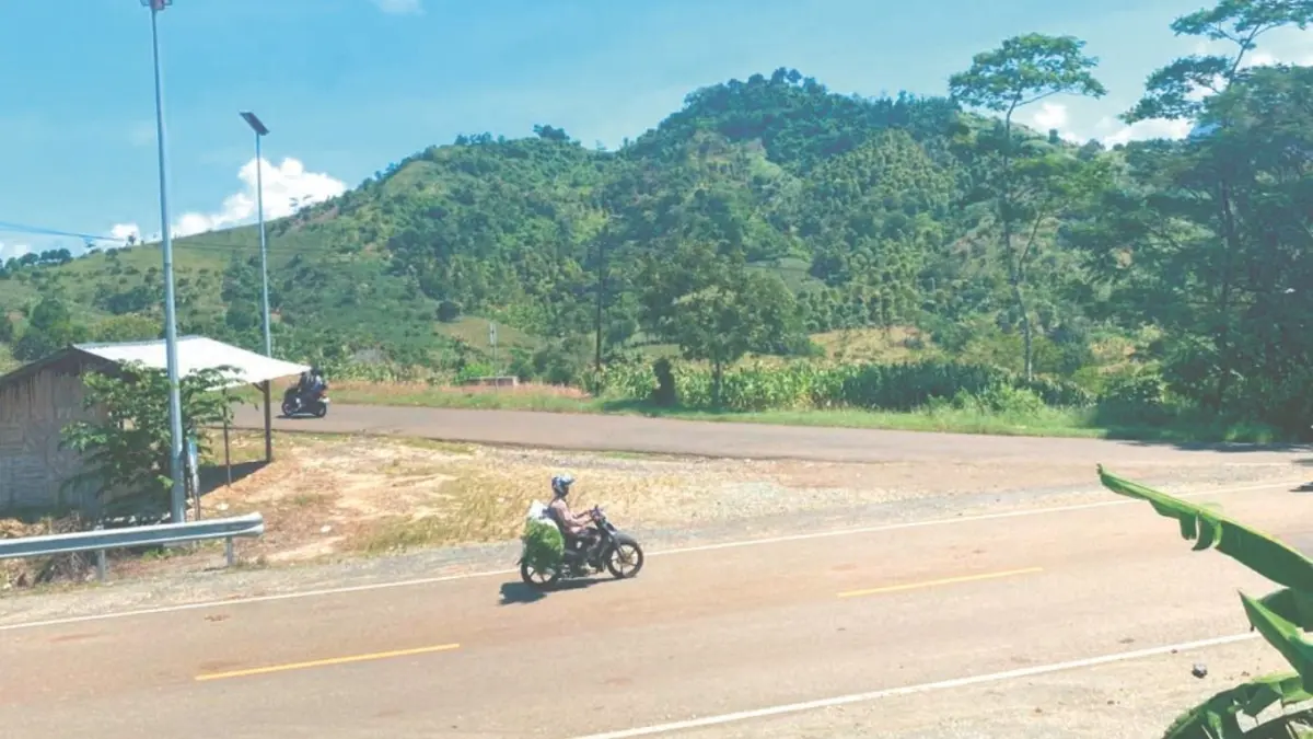 Lanskap Dusun Popoh, Desa Besole, Kecamatan Besuki, Tulungagung, yang dilintasi jalur lintas selatan (JLS). Wilayah ini masuk peta wilayah berpotensi rawan krisis air tahun ini.
