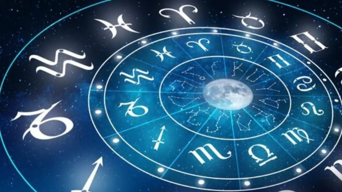 Ramalan zodiak Aquarius 7 hari ke depan memprediksi rezeki lancar, karier naik level, tetapi asmara mulai diuji.(freepik.com)