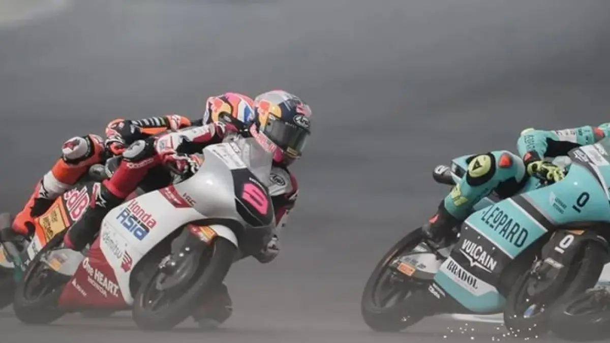 Veda Ega Pratama dipaksa lewat Q1 Moto3 Catalunya 2026, namun performanya justru bikin rival Eropa dan KTM mulai ketar-ketir.(Gemini AI)