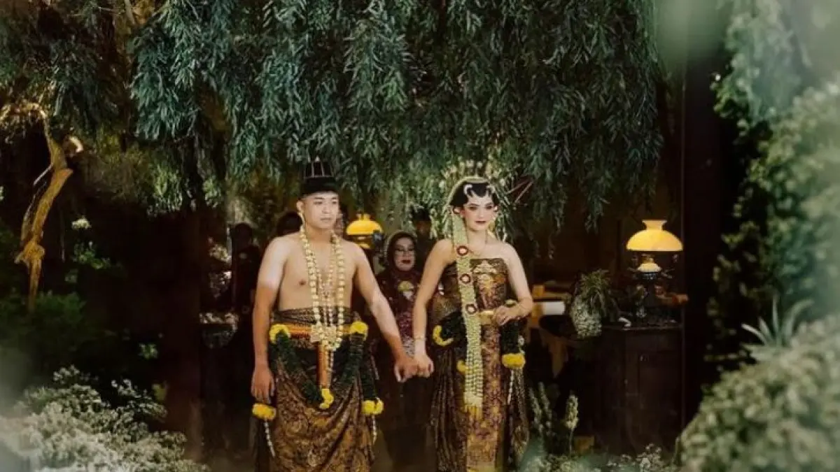 Buya Yahya tegaskan hukum nikah mentelu dalam Islam. Benarkah turun tiga menurut adat Jawa bisa datangkan musibah? (Pinterest)