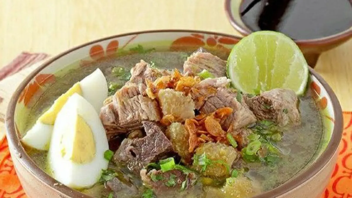Soto Talun Cirebon, kuliner kuah kuning unik perpaduan empal gentong dan docang dengan rasa gurih khas Kota Udang.