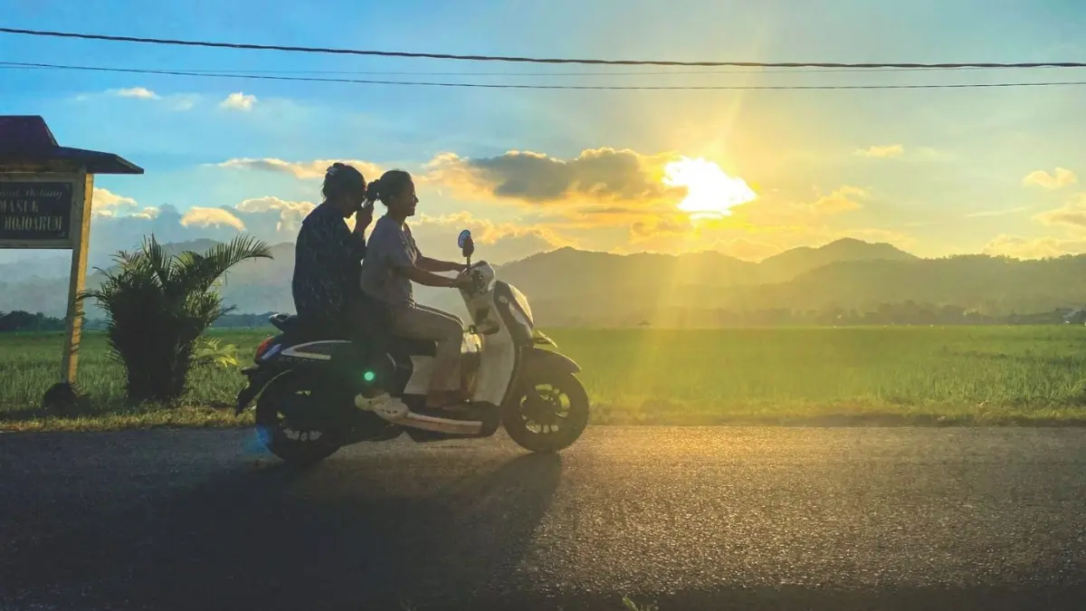 Kondisi jalan Desa Mojoarum, Kecamatan Gondang, Tulungagung, yang bakal digunakan sebagai jalur alternatif selama proses penggantian Jembatan Gondang 1.(DR PERDANA/RADAR TULUNGAGUNG)