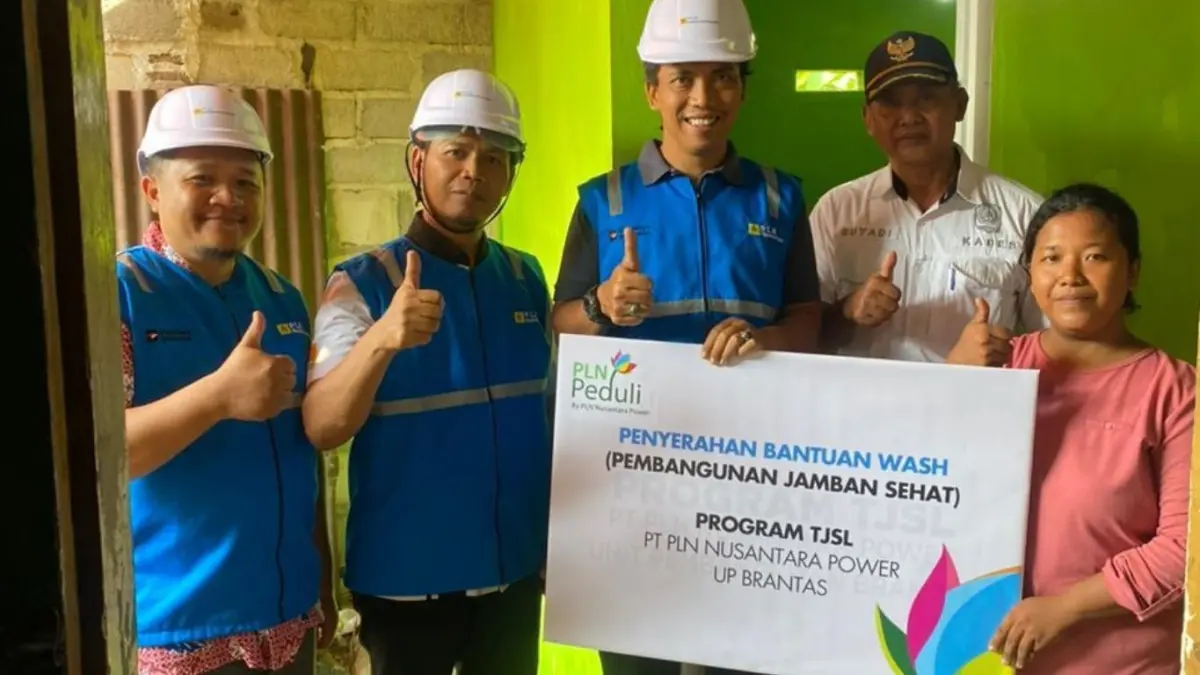 PLN Nusantara Power menyerahkan bantuan WASH (Pembangunan Jamban Sehat) 
program TJSL di Kecamatan Pagerwojo Tulungagung.(PLN NUSANTARA POWER UNTUK RADAR TULUNGAGUNG)