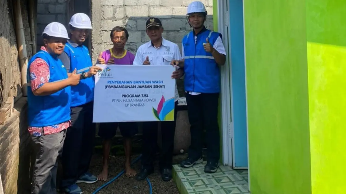 PLN Nusantara Power menyerahkan bantuan WASH (Pembangunan Jamban Sehat) 
program TJSL di Kecamatan Pagerwojo Tulungagung.(PLN NUSANTARA POWER UNTUK RADAR TULUNGAGUNG)