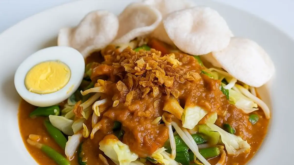 Resep gado-gado siram praktis ala Yongki viral karena pakai kacang mede dan kecap 150 gram yang bikin rasa makin premium. (Pinterest. com)