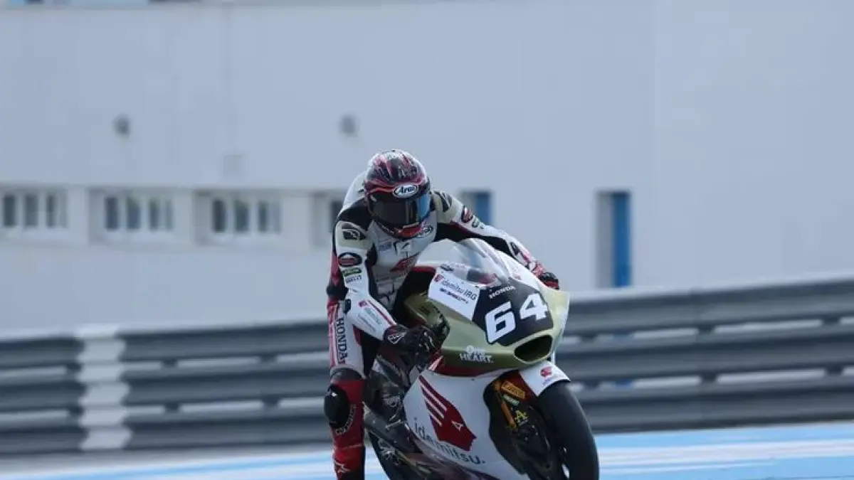 Simak analisis mendalam mengapa Mario Aji kerap terjatuh dan belum stabil di Moto2 2026. Dari cedera fisik hingga tantangan teknis motor.(Pinterest)