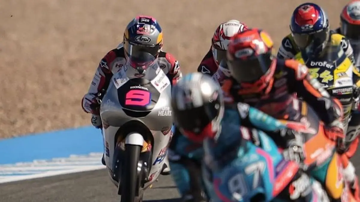 Maximo Quiles menang dramatis di Moto3 Catalunya 2026 usai duel sengit lawan David Munoz, sementara Veda Ega Pratama finis 10 besar.(pinterest)