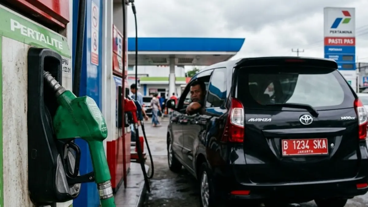 Motor mogok usai isi Pertalite di Kediri dan Bangkalan bikin warga resah, Pertamina langsung sidak SPBU. (Ilustrasi Gemini AI)