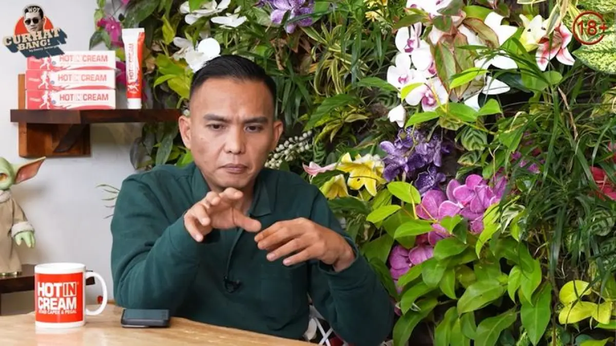 Ramalan Hard Gumay Ayu Ting Ting soal jodoh di 2025 kembali viral. Sosok Kevin Gusnadi dinilai penuhi ciri-ciri fisik dan profesi yang diprediksi sang indigo.(Pinterest)