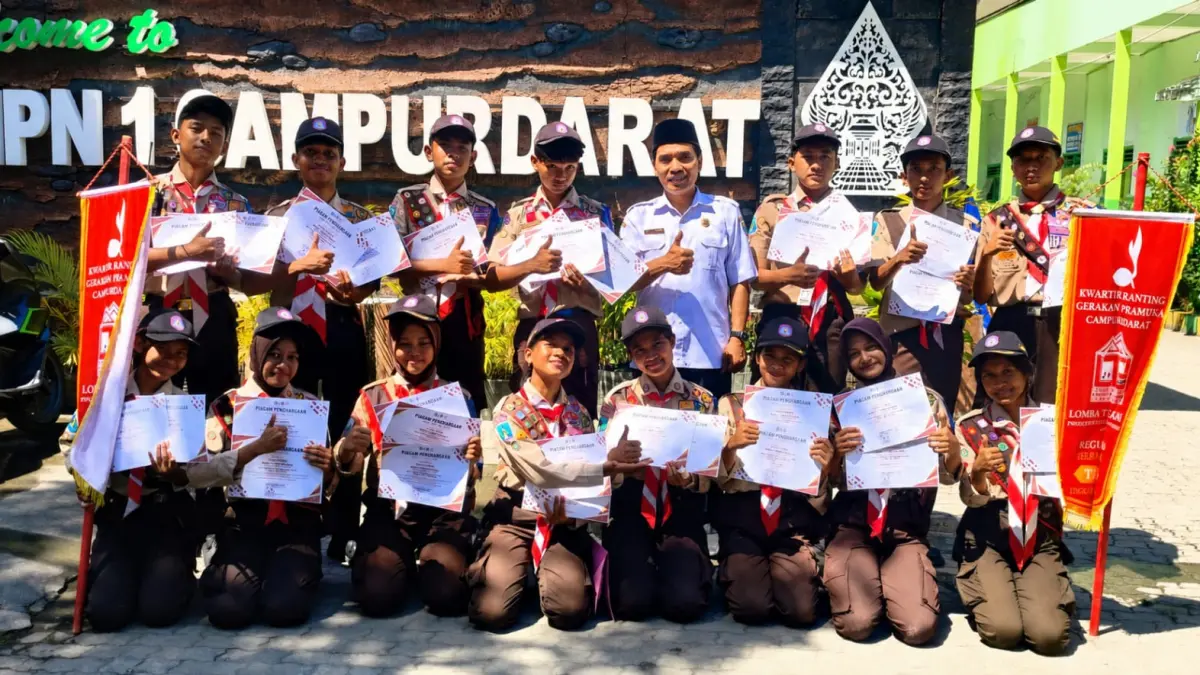 Pramuka Penggalang SMPN 1 Campurdarat kembali harumkan nama sekolah di tingkat provinsi dengan raihan Juara 1 Orasi Putra, Juara 1 SMS Putra, Juara 2 Battle Yel-Yel, Juara 3 Pioneering Putra, dan Regu Terbaik Putra.(SMPN 1 CAMPURDARAT UNTUK RADAR TULUNGAGUNG)