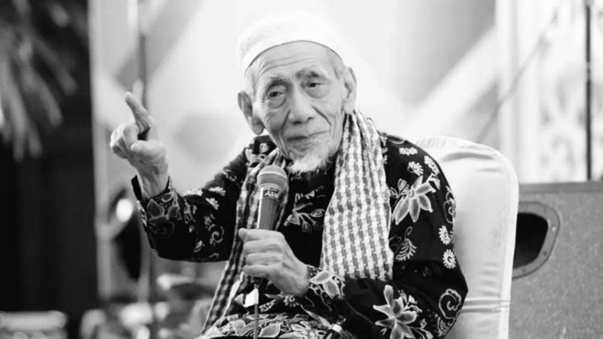 Refleksi 7 tahun wafatnya Mbah Moen, kisah Gus Baha dan pesan “tirakat paling joos” tentang hati yang baik.(PINTEREST.COM)