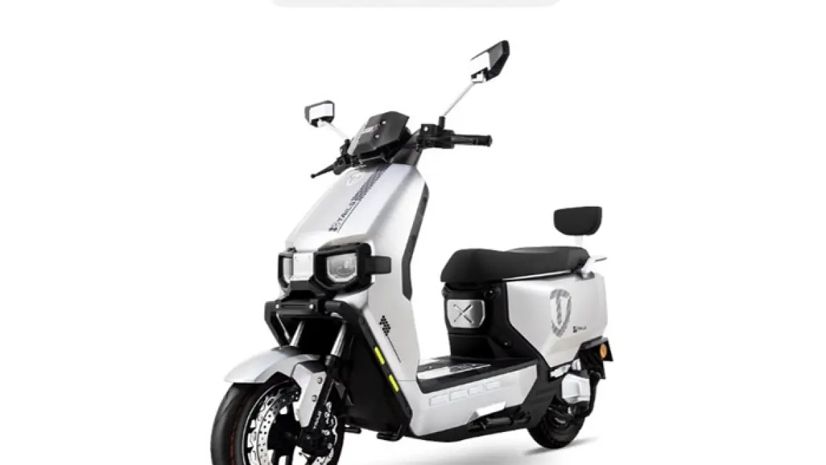 Motor listrik Omoway Omo X viral karena fitur futuristik, layar 10 inci, suspensi premium, dan jarak tempuh hingga 210 km. (Pinterest) 