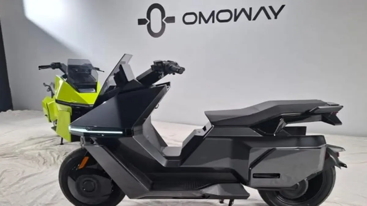 Review motor listrik Omo X viral 2026, hadir dengan smart key digital, suspensi double wishbone, dan jarak tempuh hingga 260 km. (Pinterest) 