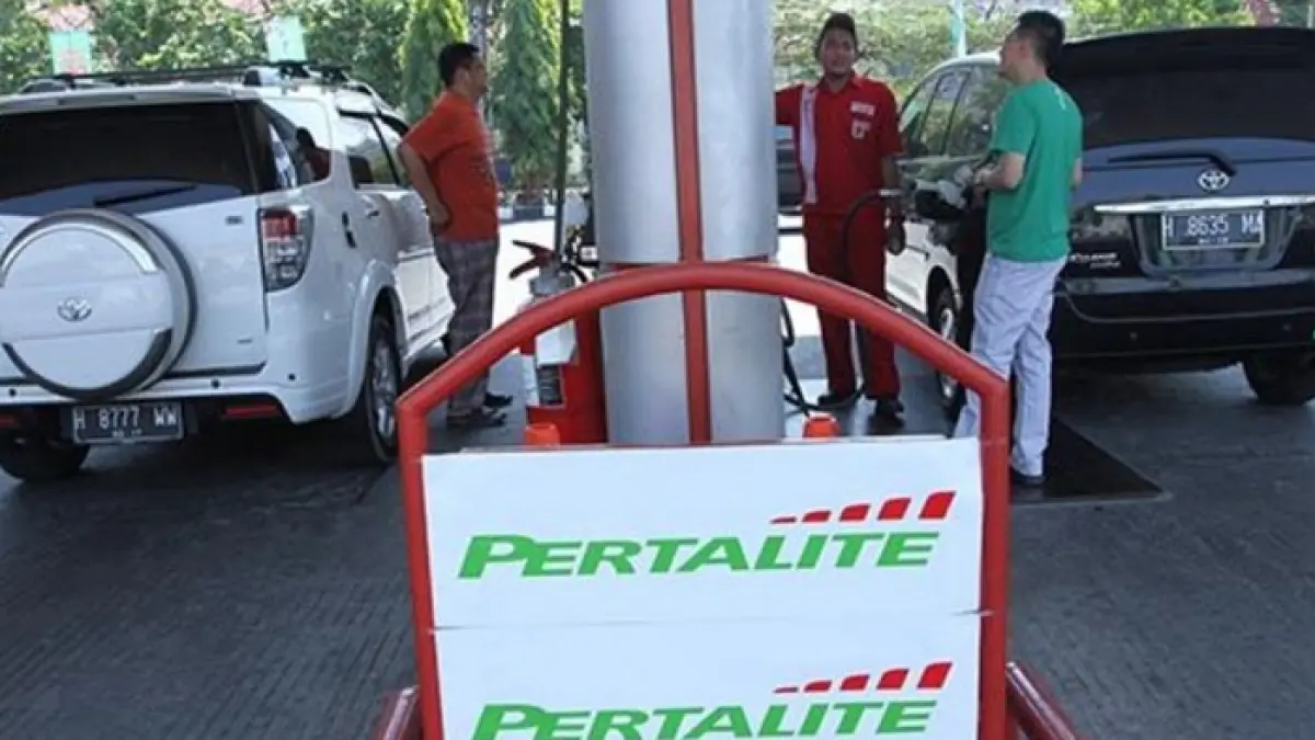 Harga asli Pertalite Rp16.088 per liter viral di media sosial. Pertamina menjelaskan mengapa angkanya lebih tinggi dari harga Pertamax.