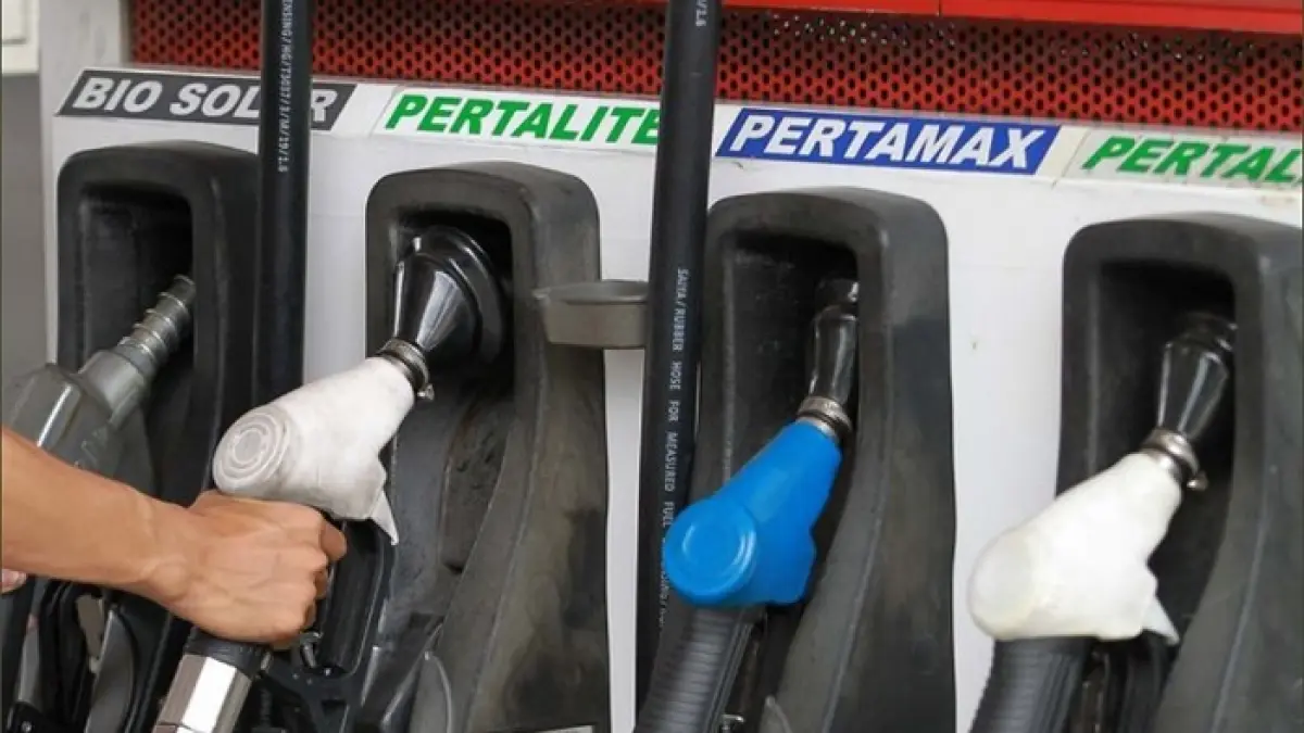 Harga BBM Pertamina kembali naik. Pertamina Dex melonjak Rp4.000 per liter, sementara Pertalite dan Biosolar tetap tidak berubah.
