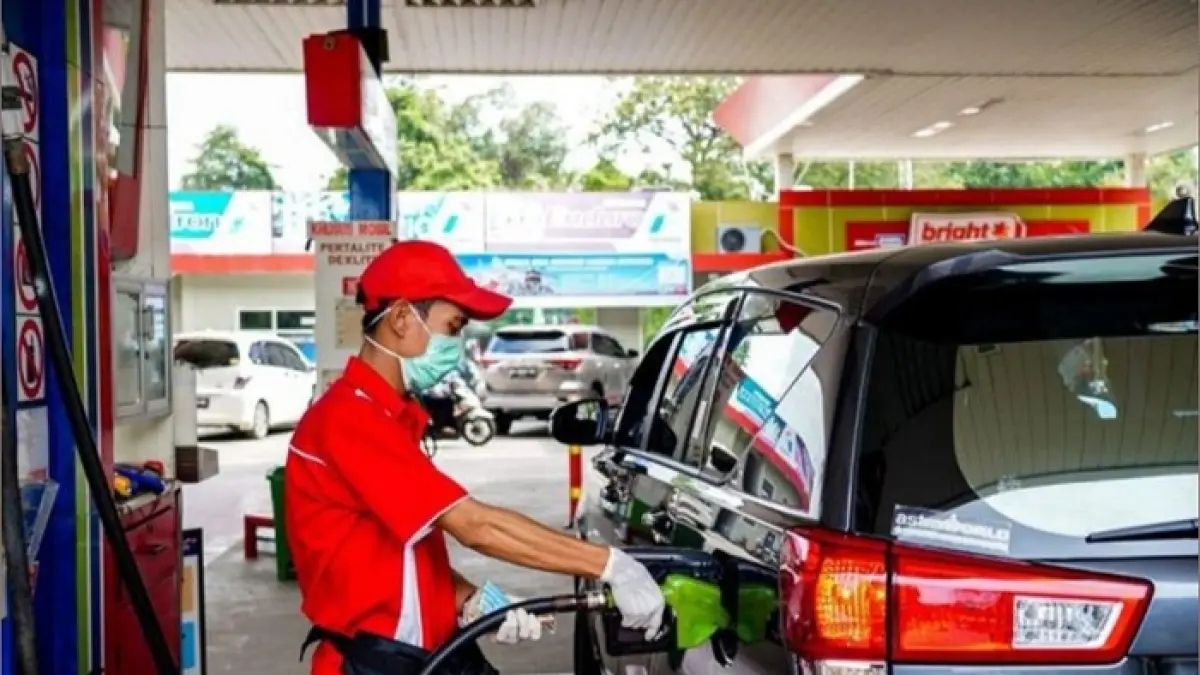 Harga BBM Pertamina naik mulai 4 Mei 2026. Pertamina Dex melonjak Rp4.000 per liter, sementara Pertalite tetap Rp10.000.