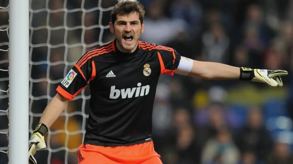 Iker Casillas mengaku hidupnya seperti mimpi buruk usai cerai dari Sara Carbonero. Begini kisah kelam legenda Spanyol itu.
(screenshot pinterest)