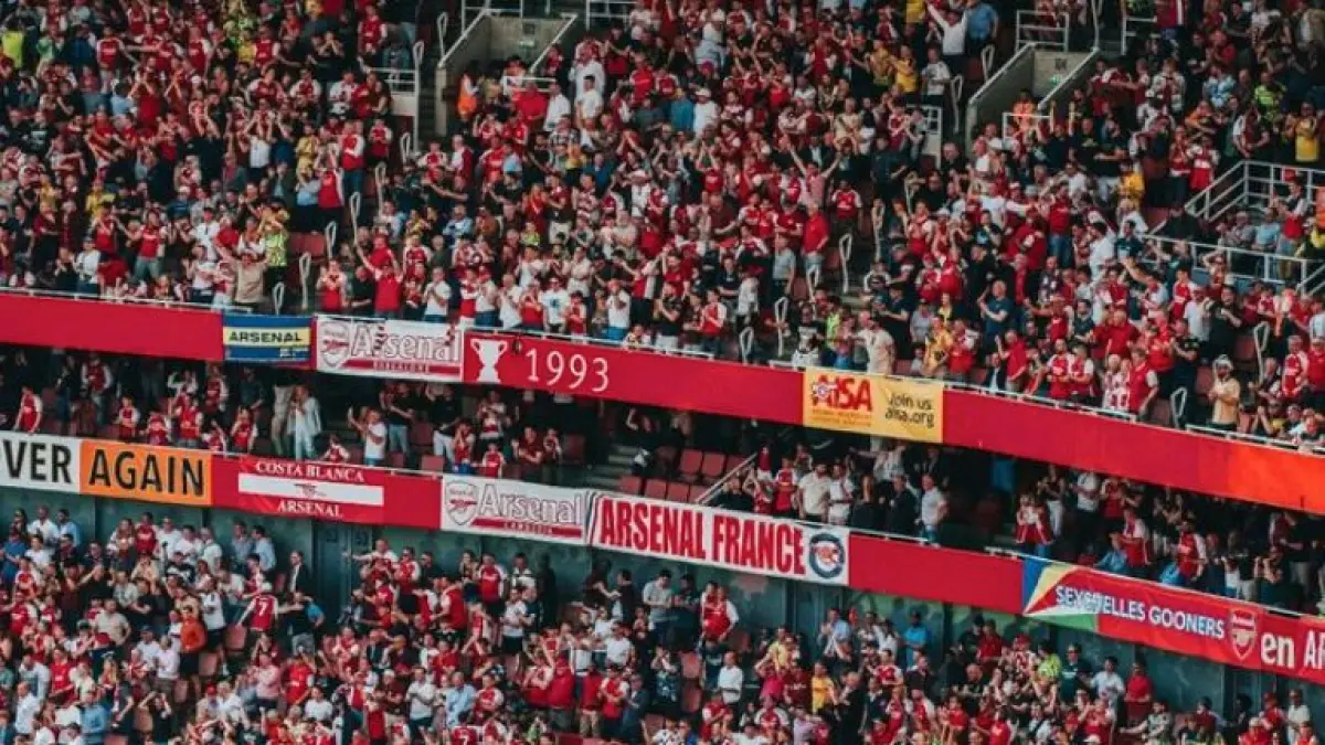 Jadwal siaran langsung final Liga Champions 2026 malam ini. Saksikan duel takdir penguasa Eropa antara Arsenal vs PSG live dari Puskas Arena.(Pinterest)