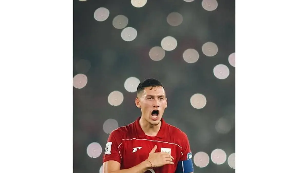 Jay Idzes tampil impresif pada debut Timnas Indonesia saat mengalahkan Vietnam 1-0 di GBK dan menjadi tembok kokoh di lini pertahanan.(pinterest)