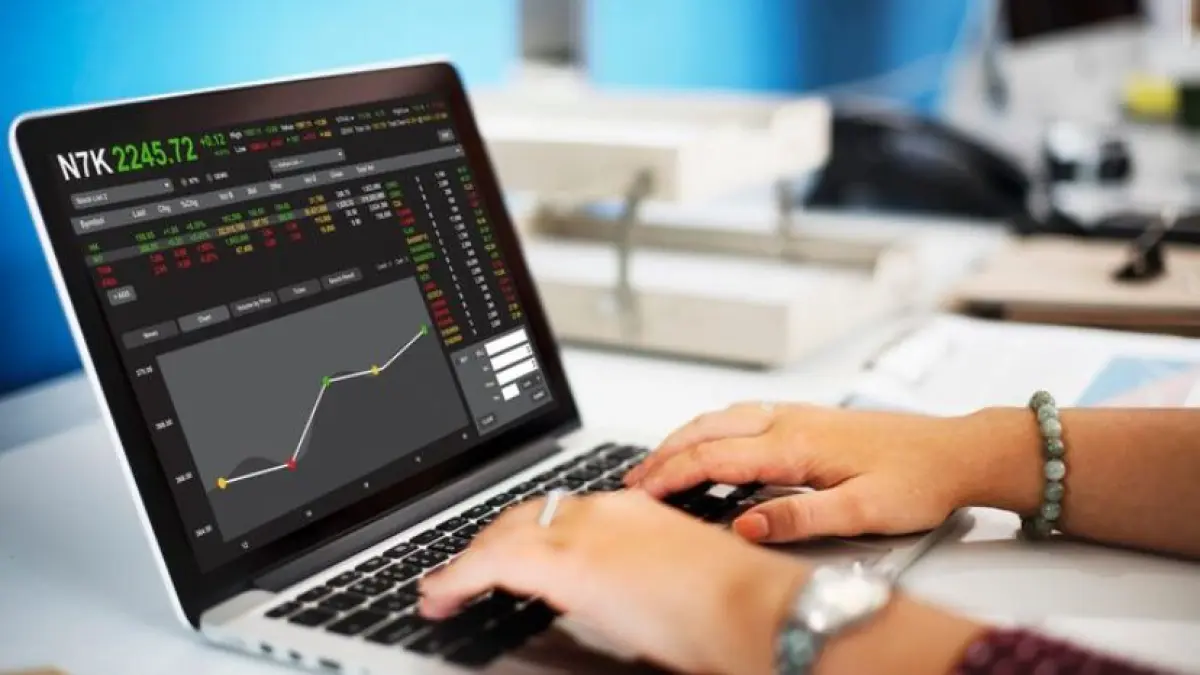 Pasar saham gonjang-ganjing akibat isu MSCI! Simak analisis mendalam dan bocoran strategi borong saham paling aman dari redaktur senior. (Freepik)
