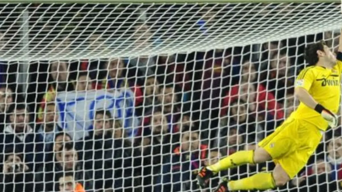 Seberapa hebat Iker Casillas? Simak perjalanan, rekor, dan prestasi kiper legendaris Real Madrid yang menorehkan sejarah. 
(screenshot pinterest)