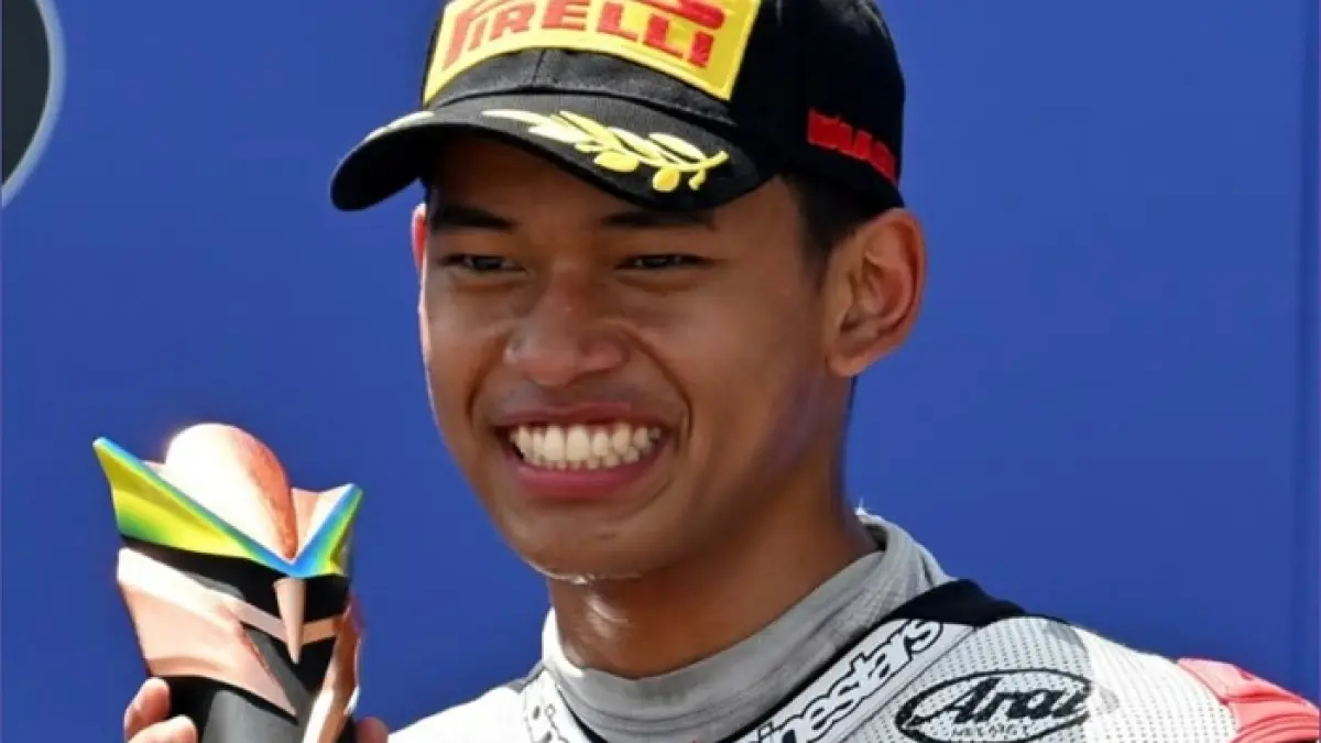 Veda Ega Pratama Moto3 Italia 2026 start dari posisi 13, sementara Hakim Danish mengejutkan dengan merebut posisi kedua di grid.