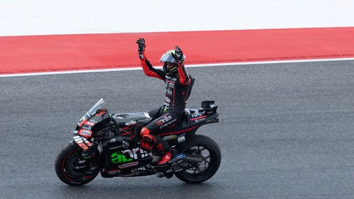 Marc Marquez juara MotoGP Italia 2026 di Mugello usai kalahkan Pecco Bagnaia dan Alex Marquez dalam balapan dramatis.(pinterest)