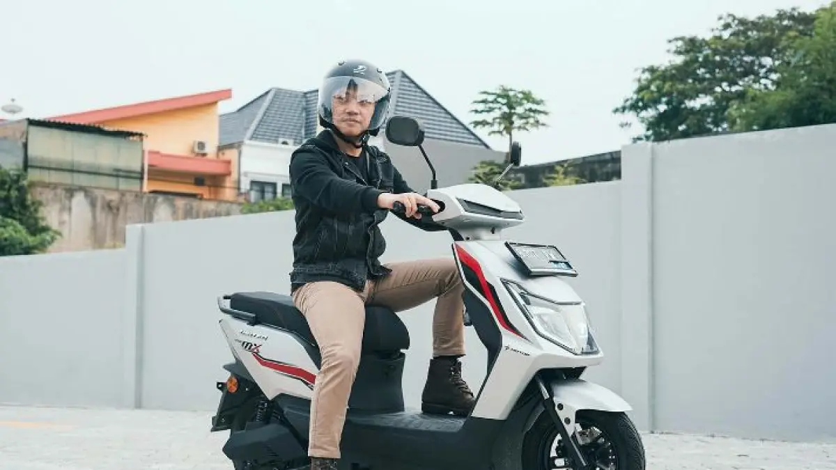 Subsidi kendaraan listrik resmi cair Juni 2026! Menkeu siapkan insentif motor Rp5 juta & kuota 200 ribu unit demi pangkas impor BBM.(Google)