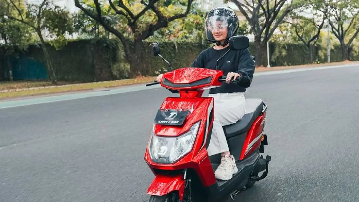 Subsidi motor listrik direncanakan turun jadi Rp5 juta. Apakah minat beli anjlok? Simak analisis ekosistem dan kesiapan industri di sini! (Google)