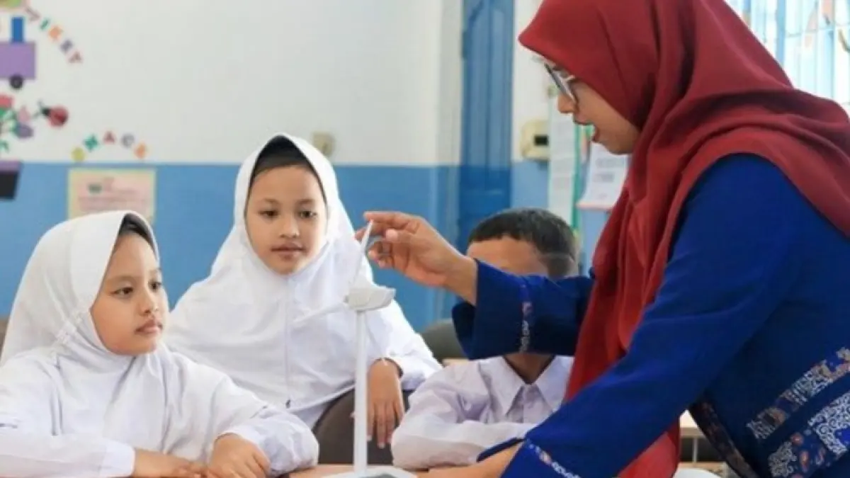 TPG Mei 2026 cair di banyak daerah. Guru ASN mulai menerima tunjangan profesi, sementara gaji ke-13 disiapkan cair 2 Juni.