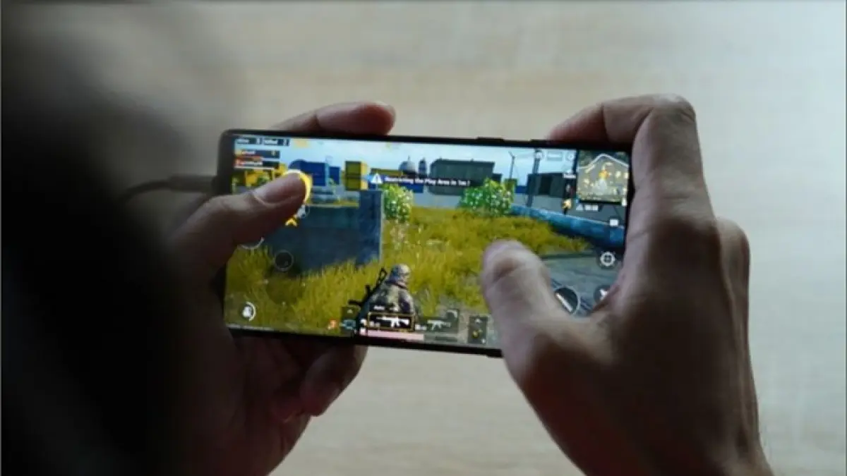 8 HP RAM 12 GB terbaru paling murah 2026, performa kencang untuk gaming dan multitasking mulai Rp 3,9 jutaan.