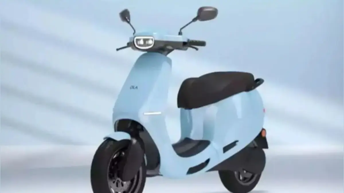 Indomobil eMotor Cutie hadir dengan harga Rp15 jutaan, baterai milik sendiri, fitur modern, dan jarak tempuh hingga 135 km.