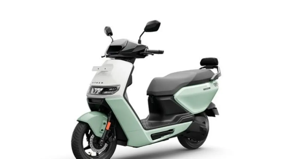 Indomobil eMotor QT Pro hadir dengan harga Rp15 jutaan, jarak tempuh 130 km, fitur modern, dan desain retro karya anak bangsa.