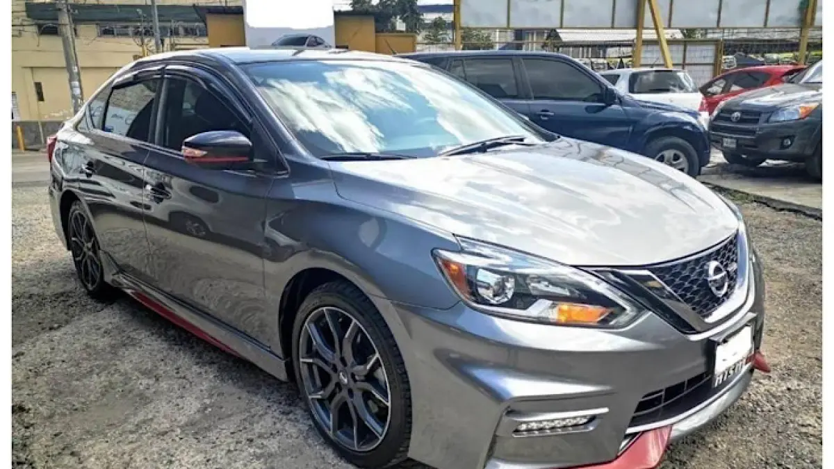 Nissan Grafit hadir dengan harga mulai Rp140 jutaan. Mobil keluarga 7 penumpang ini siap meramaikan pasar LMPV murah.(pinterest)