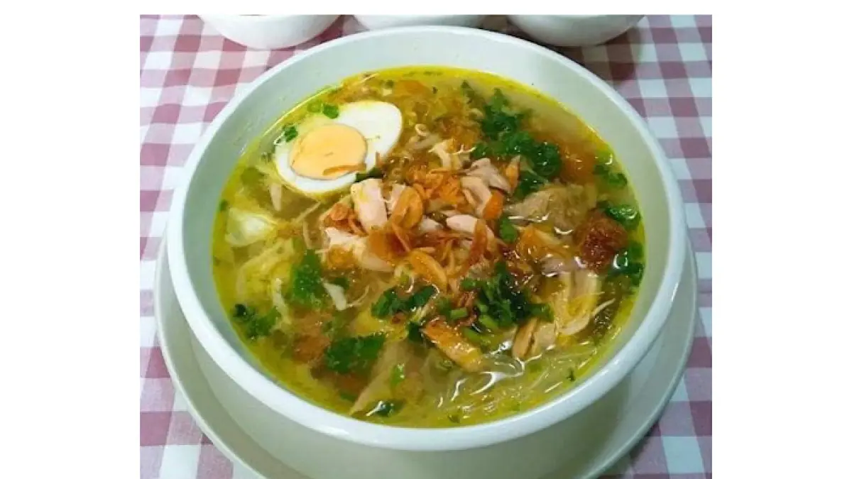 Kuliner khas Blitar menyuguhkan soto daging, tewel, sate bekicot, dan es pelet dengan cita rasa manis yang menjadi ciri khas.(pinterest)