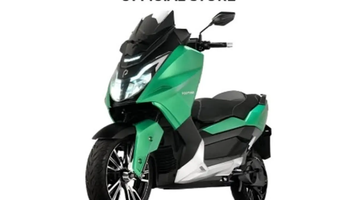 Review Polytron Fox 500, motor listrik bongsor mirip XMAX dengan top speed 130 km/jam dan bagasi super lega. (Pinterest) 