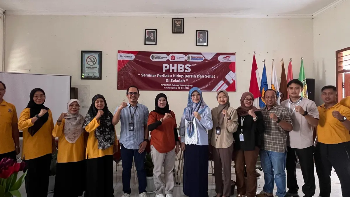 Melalui program Sekolah Sehat, FIFGROUP Cabang FIFGroup Tulungagung bersama SMA/SMK SMAN 1 Tulungagung di wilayah Ring 1 operasional perusahaan berkolaborasi memberikan edukasi kesehatan kepada para siswa/i. Program ini merupakan implementasi Pilar FIFGROUP Pintar yang mendukung peningkatan kualitas pendidikan sekaligus kesehatan generasi muda.