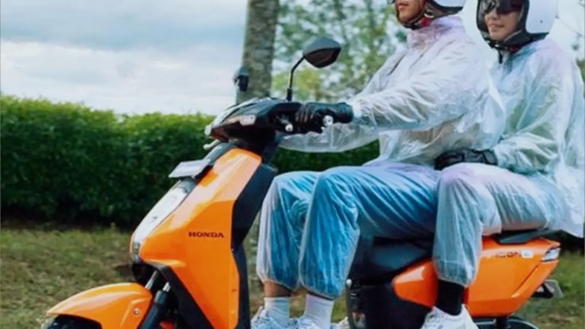 Honda Icon e hadir dengan harga Rp28 juta, bagasi besar 26 liter, dan baterai lepas-pasang yang praktis. (PINTEREST)