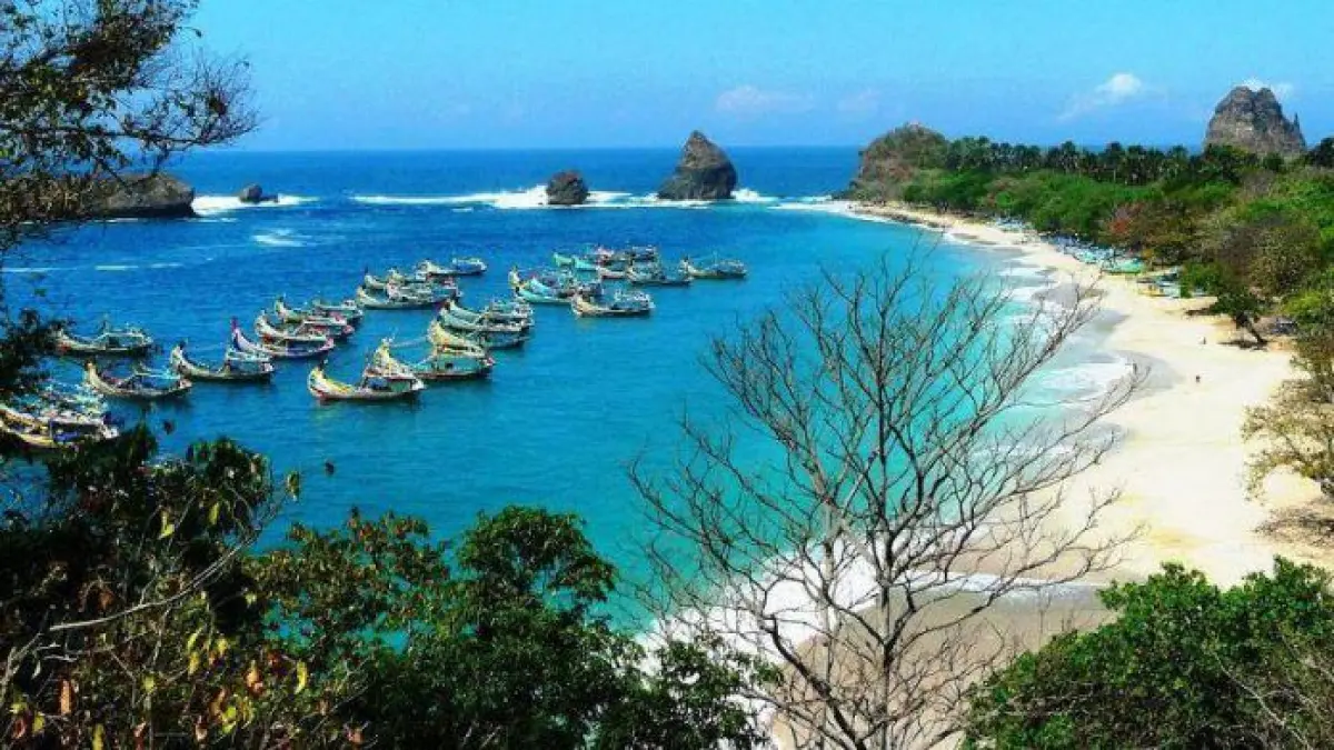 5 pantai terindah di Jawa Timur 2026, dari Pantai Papuma, Klayar, Balekambang hingga Teluk Hijau yang eksotis dan memukau (Pinterest).