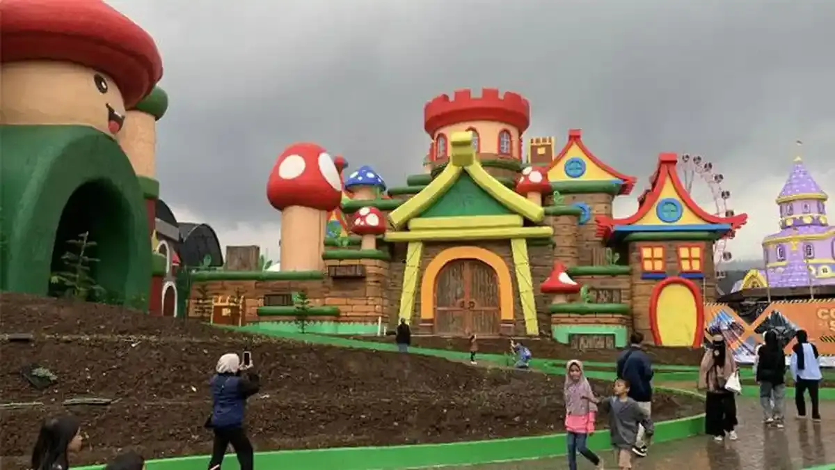 Mikotopia Batu viral 2026, wisata baru mirip dunia Super Mario dan Jepang dengan 31 wahana seru serta spot foto instagramable (Pinterest).