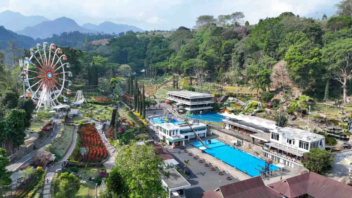 Taman Rekreasi Selekta Batu 2026 hadir dengan wahana baru, taman bunga, sejarah legendaris, dan paket wisata Mikutopia (Pinterest).