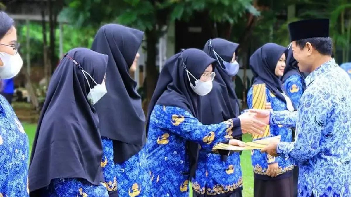 Kenaikan gaji ASN 2026 dan rapelan pensiun kembali ramai dibahas. TASPEN menegaskan belum ada keputusan resmi pemerintah.