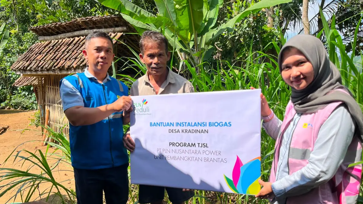 Peringati Hari Lahir Pancasila, 
PLN NP UP Brantas menyerahkan 
instalasi biogas kepada warga Desa 
Kradinan. Wujud dukungan energi 
bersih, kemandirian masyarakat, dan 
pelestarian lingkungan.