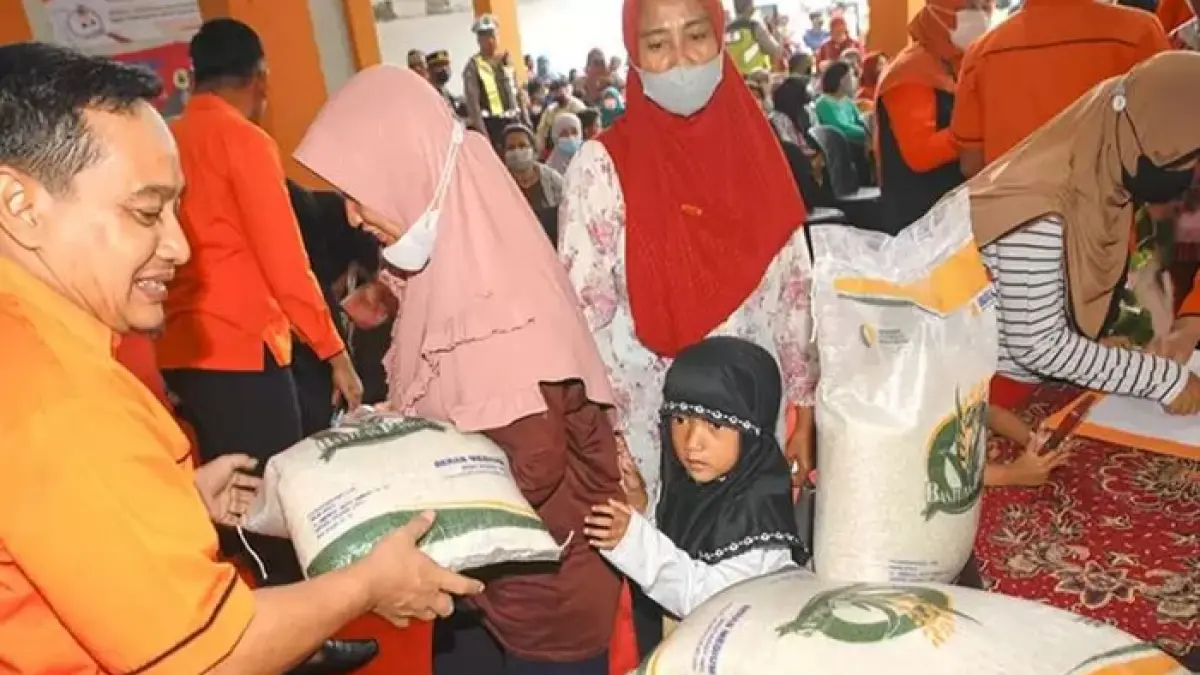 Kelas menengah Indonesia turun 9,48 juta orang. Simak penyebab, dampak ekonomi, dan strategi menghadapi krisis daya beli.(Pinterest)