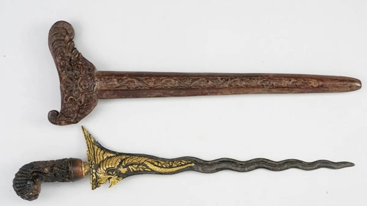 Keris Pamengkang Jagad dipercaya memiliki tuah besar untuk kesuksesan, tetapi juga dikenal sarat ujian dan kontroversi.(Pinterest)