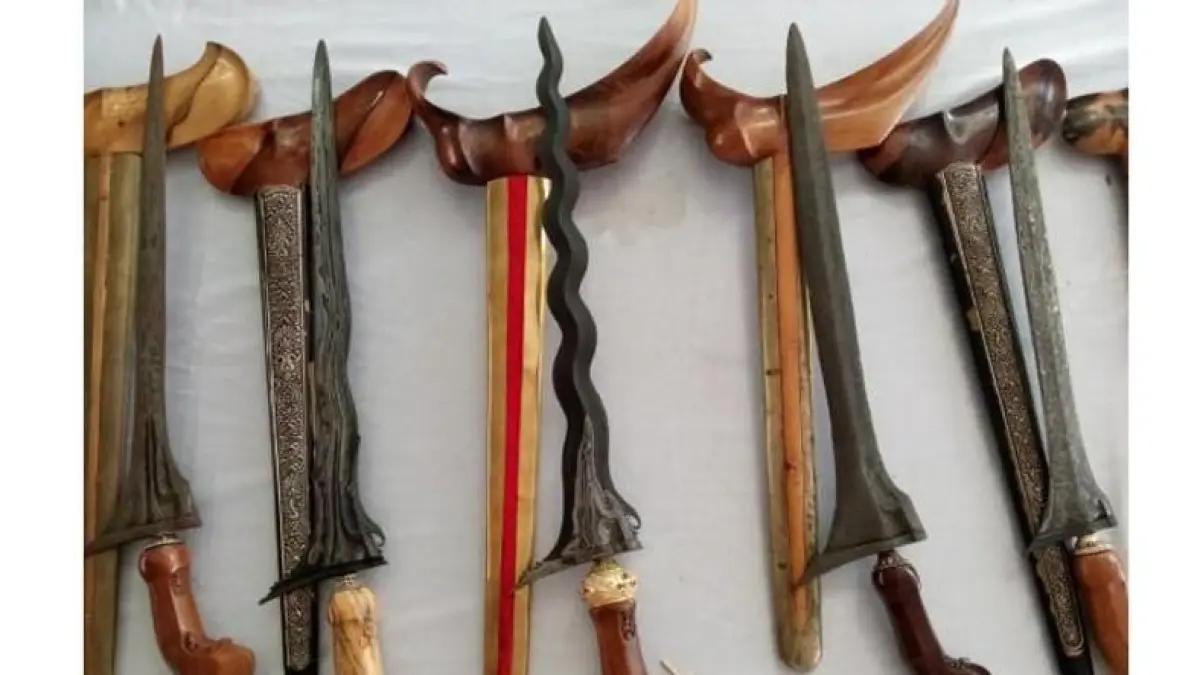 Keris Pamengkang Jagat memiliki filosofi unik dan dipercaya membawa kedudukan serta kesuksesan bagi pemiliknya. (Pinterest)