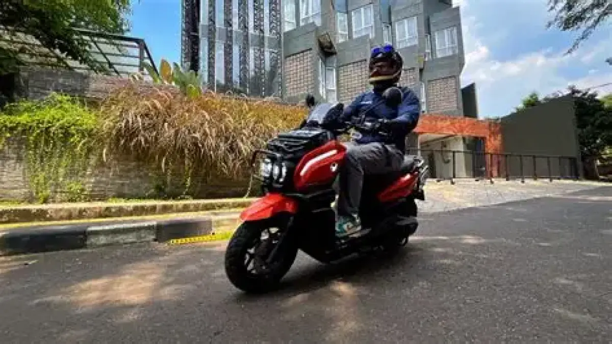 Pengakuan jujur pemilik setelah 8 bulan dan 5.000 km pakai Indomobil E-Motor Tirano, unggul untuk harian namun kurang ideal touring (Pinterest).