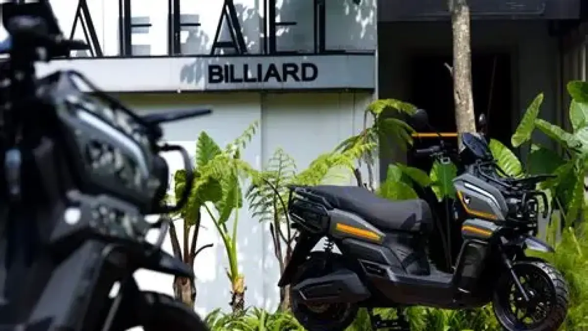 Review Indomobil E-Motor Tirano, motor listrik adventure dengan Android Auto, fitur modern, dan performa yang bikin penasaran (Pinterest).