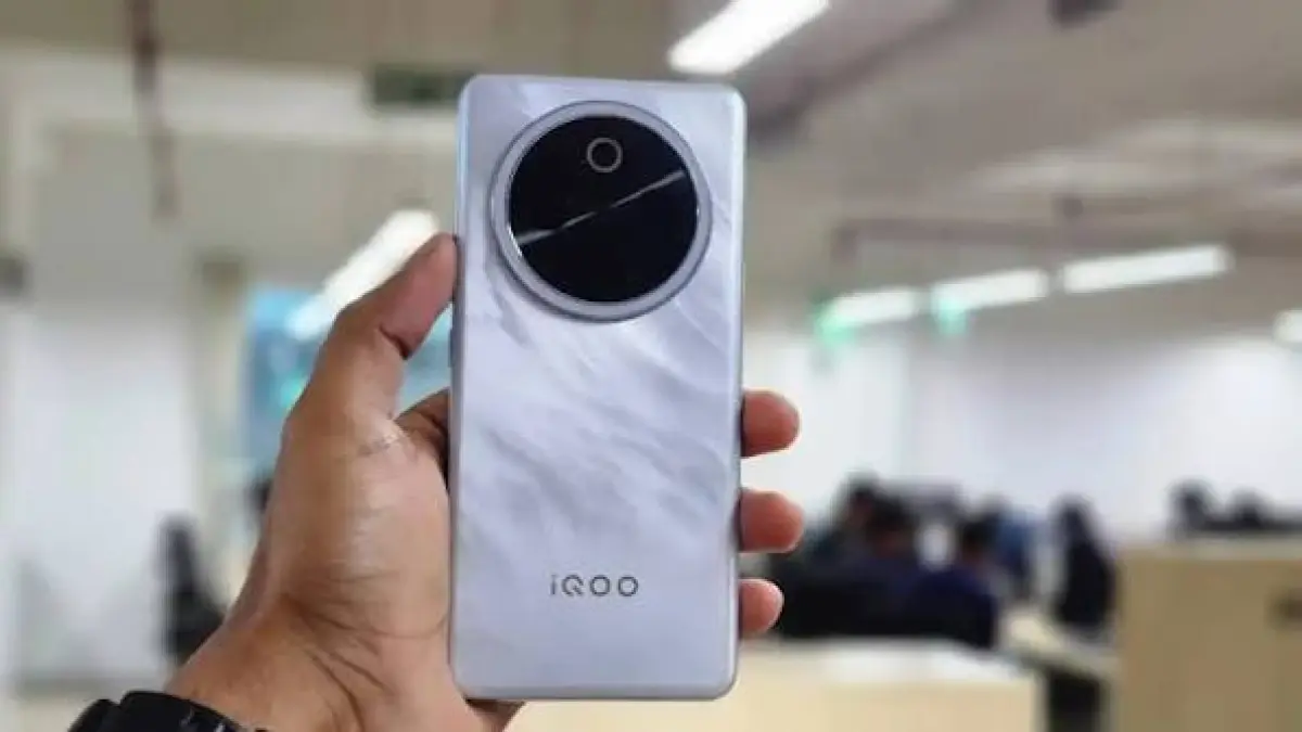 Cari HP baterai 7000 mAh paling awet 2025? Simak 7 rekomendasi HP baterai badak terbaik yang kencang, stylish, dan tahan seharian penuh di sini!
